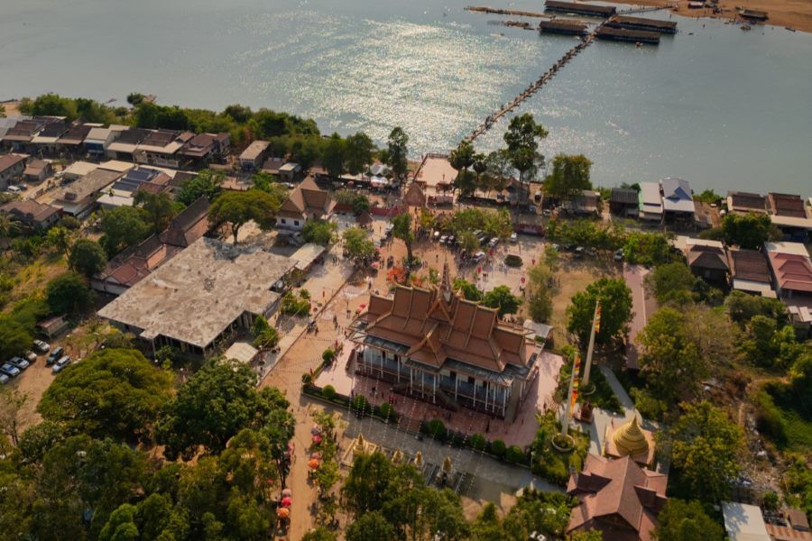 Capture the serene beauty of Laos’s cultural landmarks with a visa for American travelers